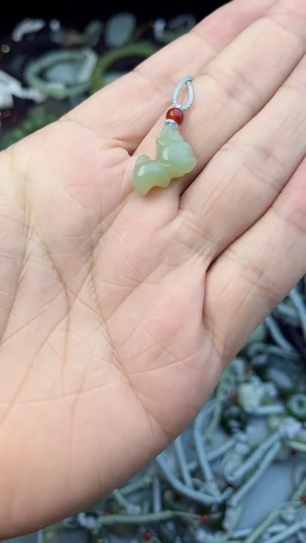 颈饰未镶嵌和田玉多样性发货   拍一发一