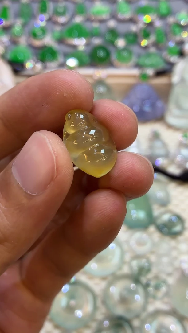 吊坠(不含链)未镶嵌翡翠豆子