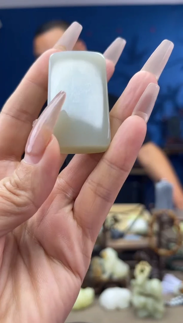 和田玉未镶嵌颈饰1