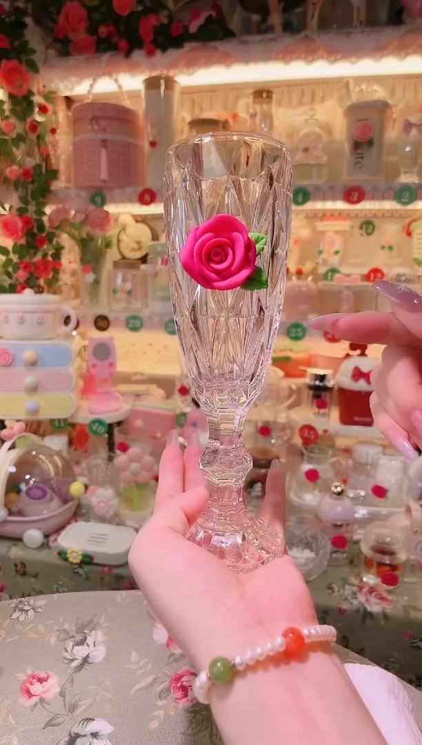 其他开播福利数量不多，快抢！玫瑰花红酒杯