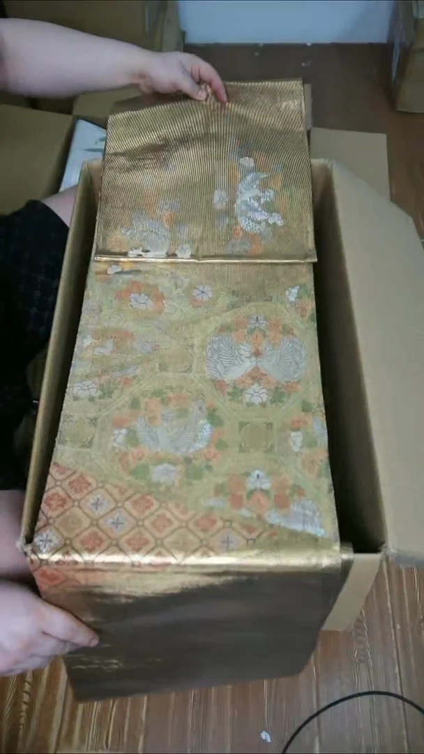 织绣织锦22织螺钿。