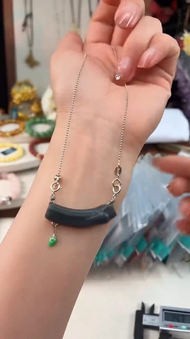 未镶嵌和田玉吊坠@@B921D019070