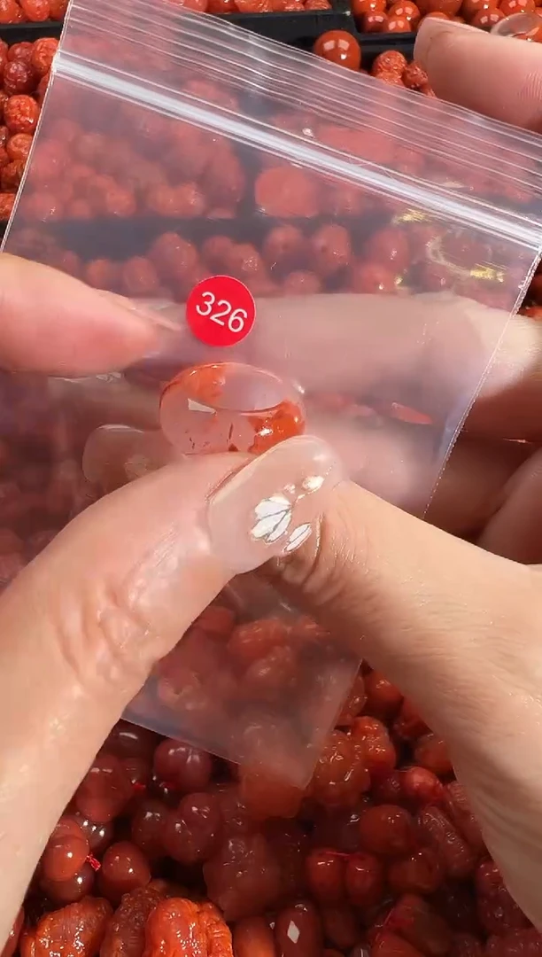 颈饰未镶嵌南红玛瑙1