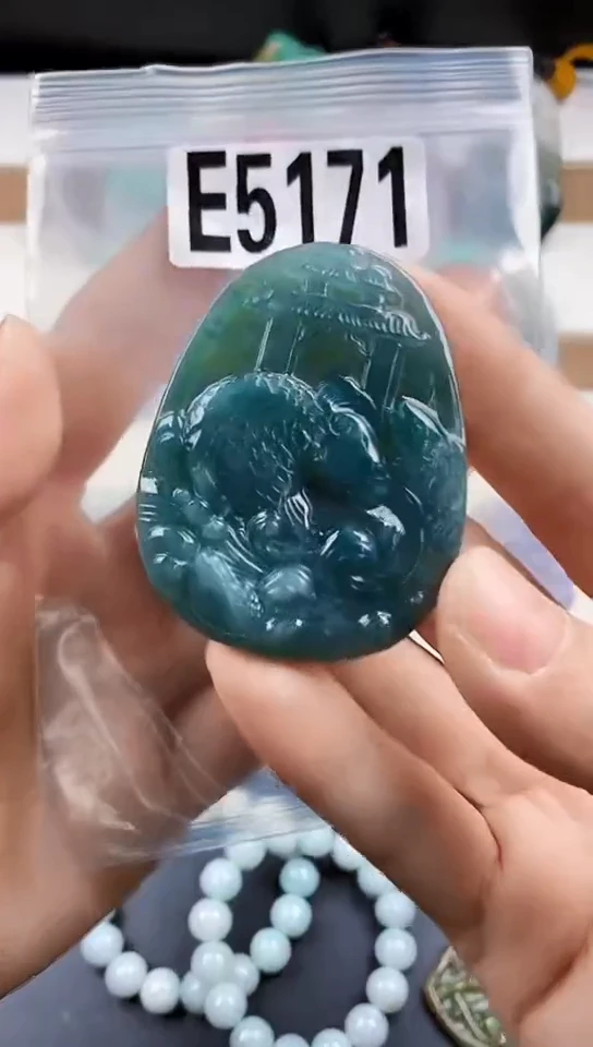 颈饰未镶嵌翡翠天然翡翠吊坠挂件