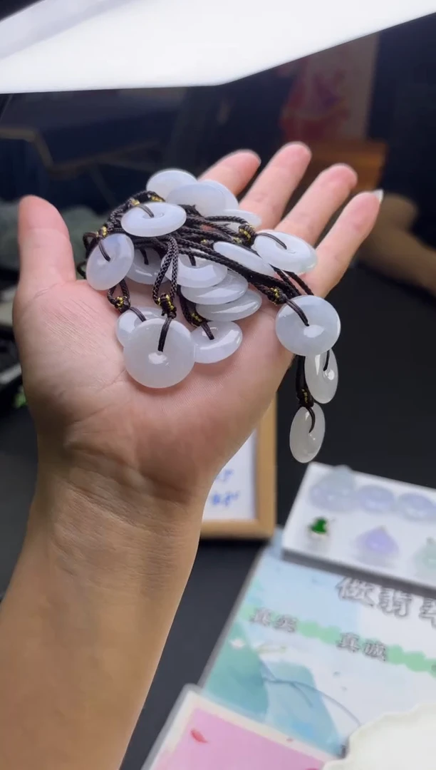 未镶嵌挂件翡翠多样性发一件R703112