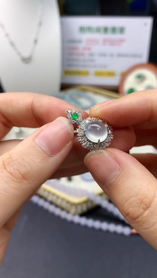【闪购商品】翡翠颈饰18K金镶嵌翡翠戒指|不退不换