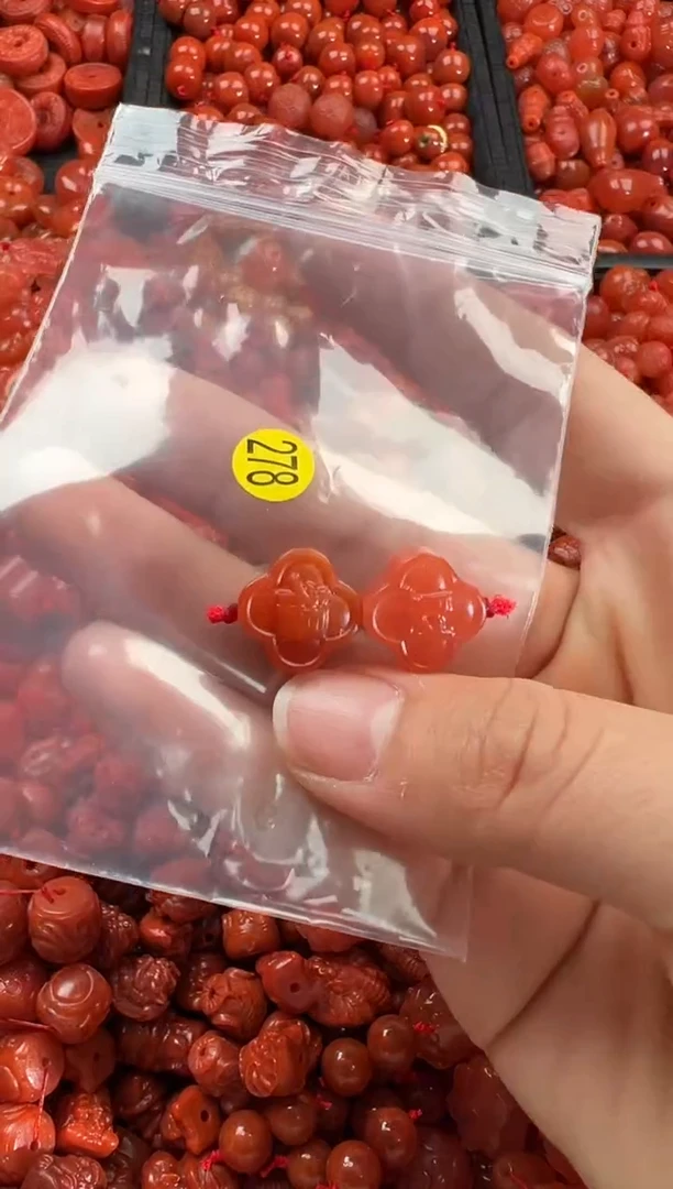 【闪购商品】南红玛瑙颈饰未镶嵌1