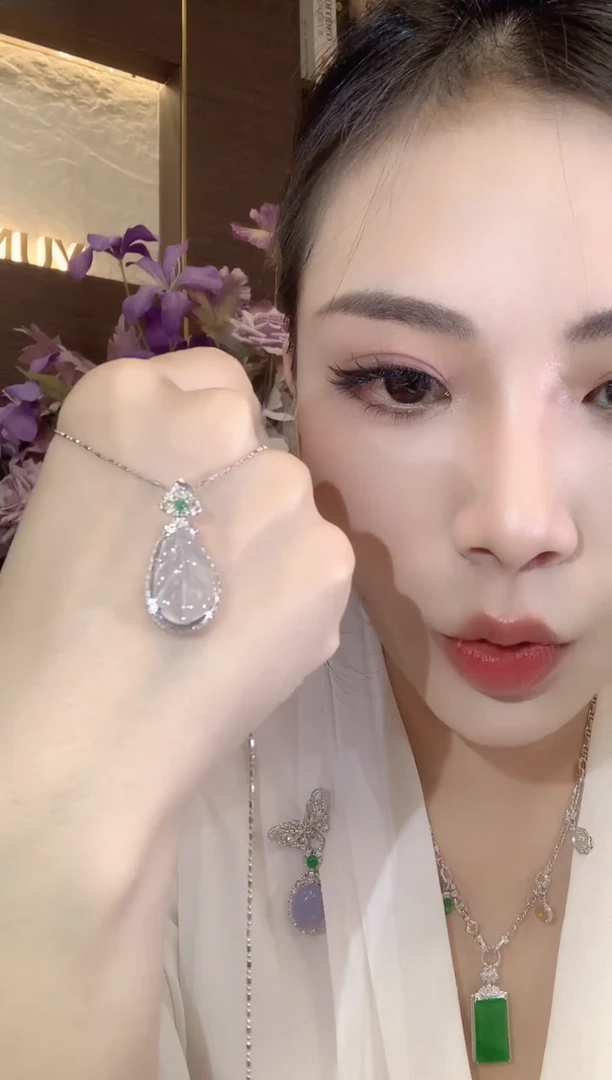 吊坠(不含链)18K金镶嵌翡翠A18