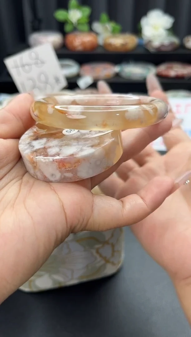 未镶嵌手镯石英质玉（56-57圈口）赠送镯心