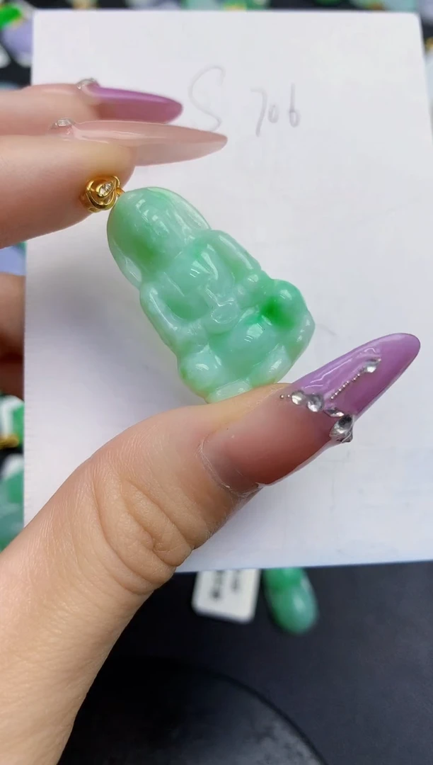 翡翠未镶嵌颈饰缅甸天然翡翠A货