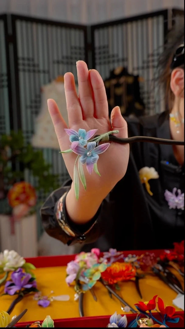 刺绣非遗绒花手工饰品