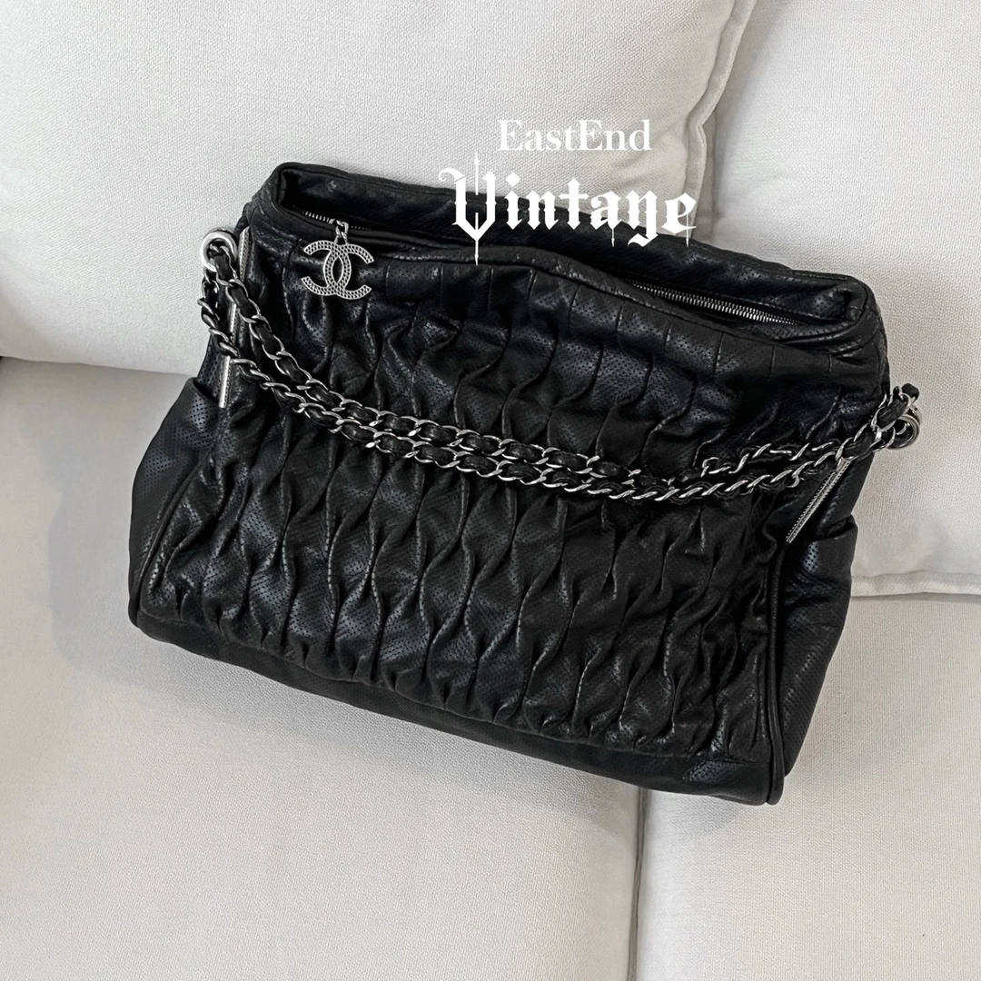 95新 Chanel/香奈儿 東区-黑银褶皱链条单肩斜挎包12K/75783