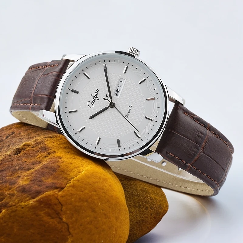 2025年新款情侣简约超薄款男士休闲经典手表石英表皮带男表腕表