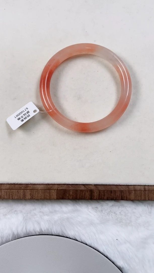 【闪购商品】石英质玉手镯未镶嵌32