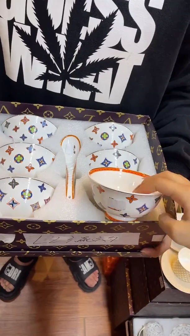 杯鸿辉家品牌瓷器，京东包邮！