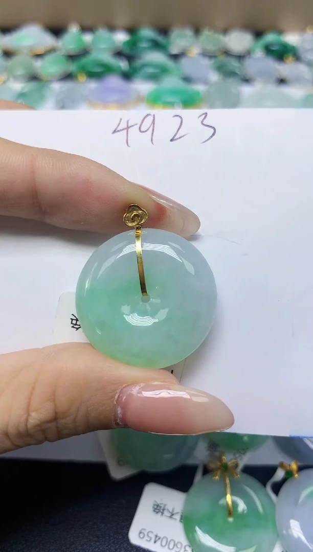 翡翠18K金镶嵌颈饰天然缅甸翡翠A货