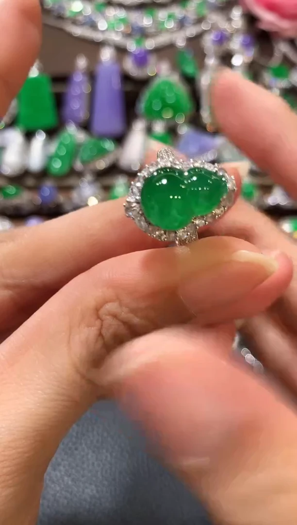 18K金镶嵌戒指翡翠m85