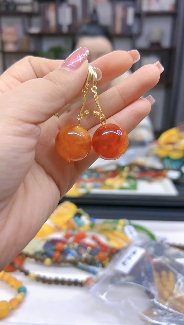 【闪购商品】蜜蜡耳饰14K金镶嵌耳坠E712