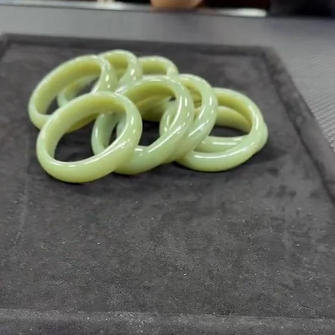 【老郑家】和田玉手镯一支(多样性发1件)