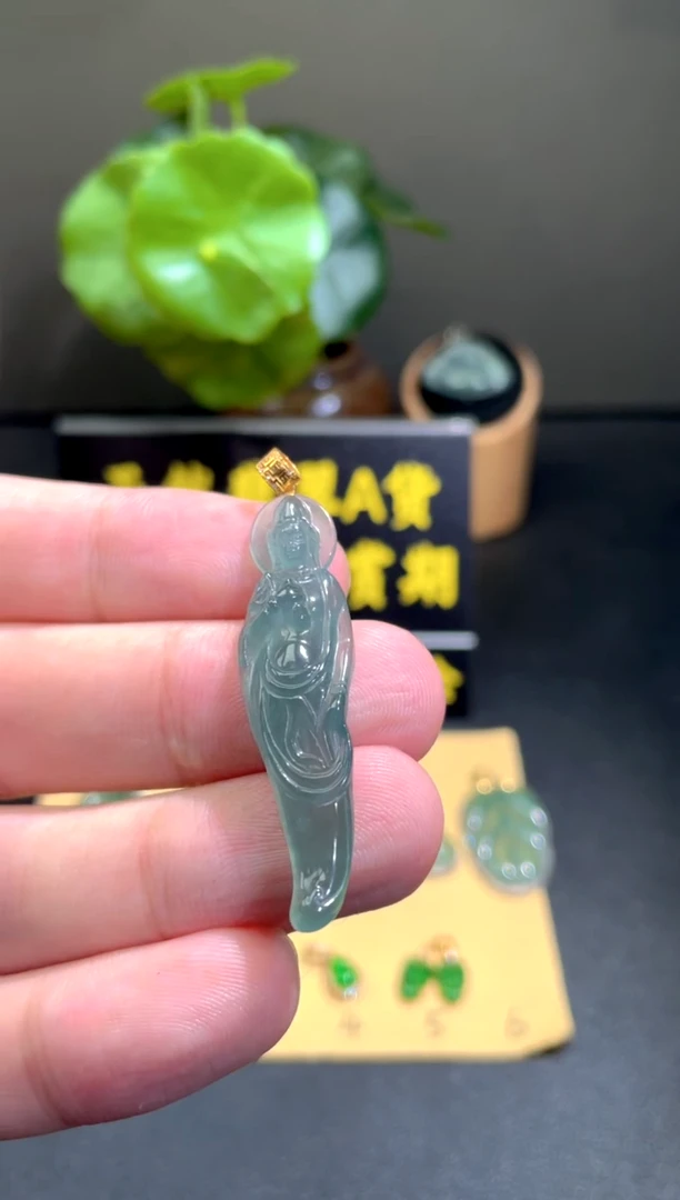 颈饰18K金镶嵌翡翠翡翠A货