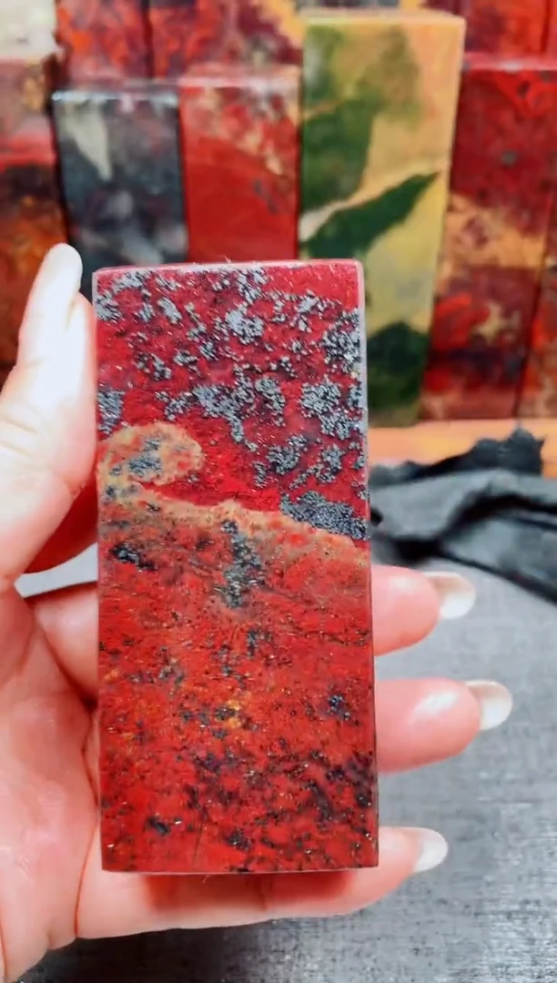 玉桂林鸡血玉素章大地满红扁章1