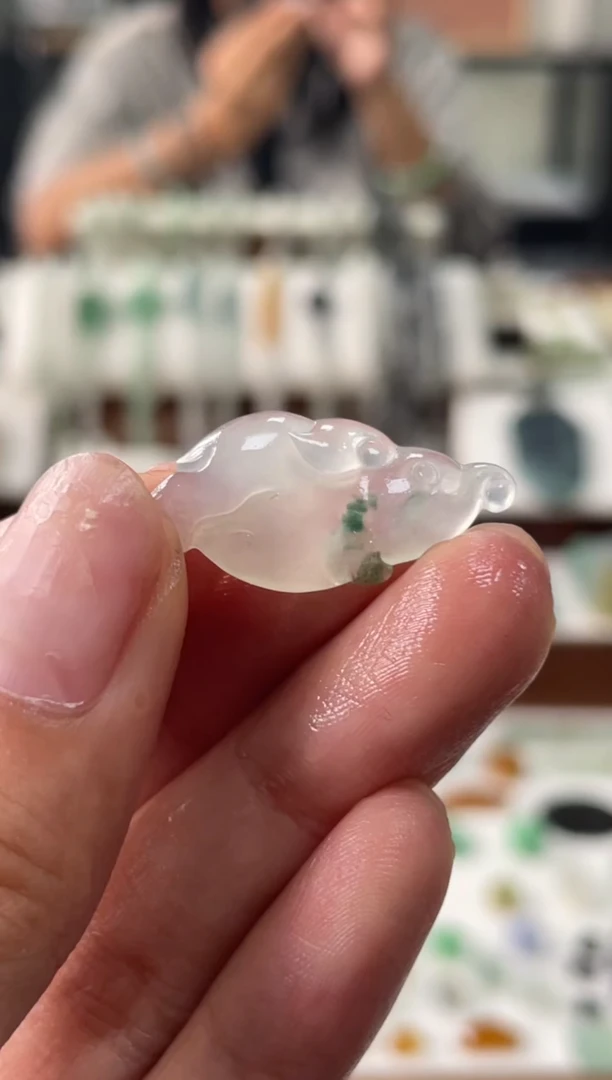 定制翡翠未镶嵌小飞象