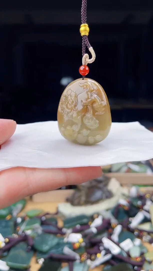 颈饰未镶嵌和田玉1