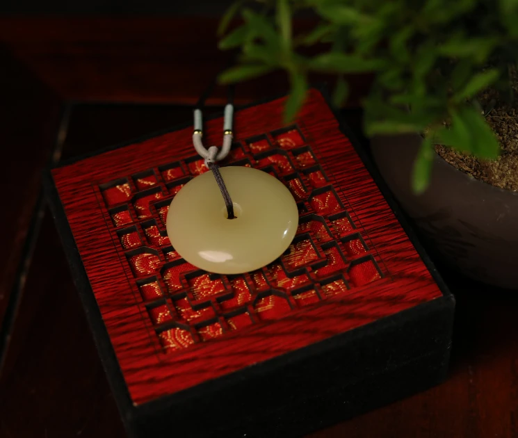 【雷总专属】新疆 青海格尔木黄口料鸡油黄时尚平安扣吊坠 赠链