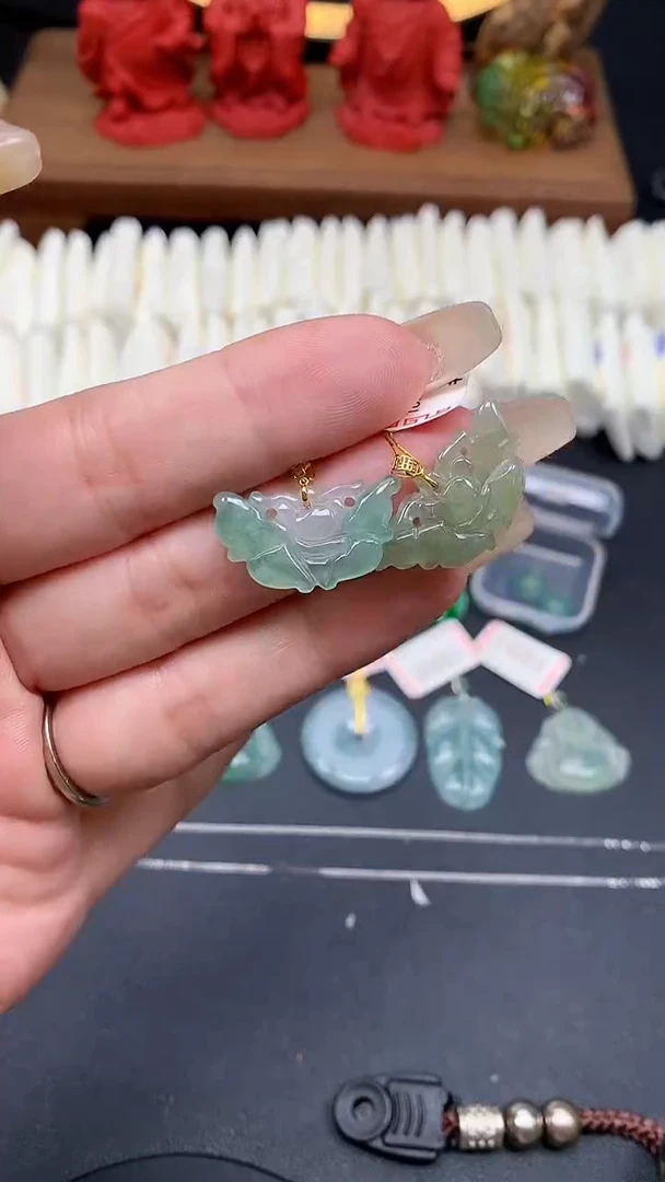 【闪购商品】翡翠吊坠(不含链)18K金镶嵌MS152549（多样性发一件）