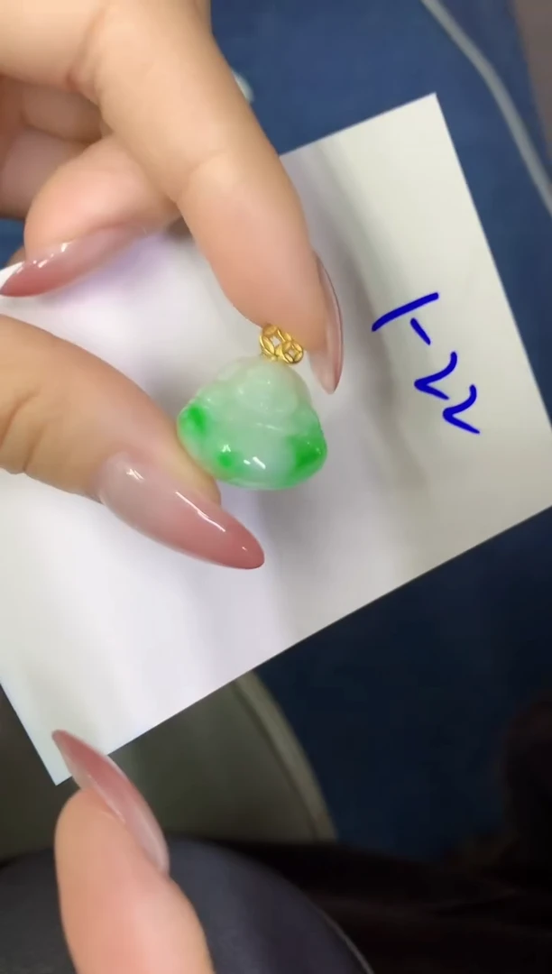 翡翠未镶嵌颈饰缅甸天然翡翠A货