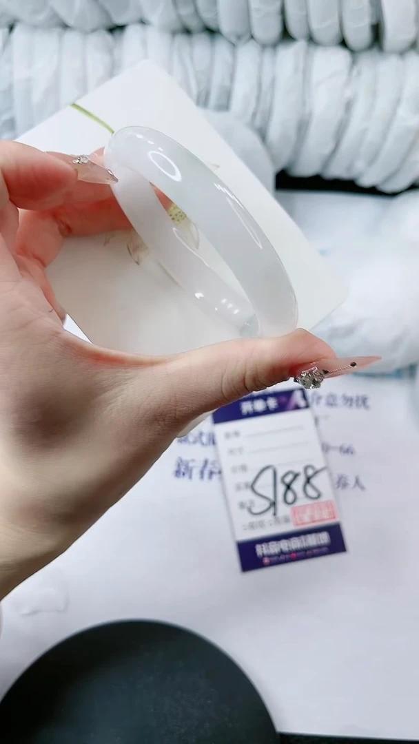 【闪购商品】石英质玉手镯未镶嵌多样性发货S188