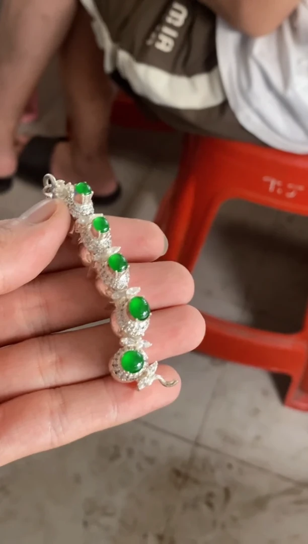 未镶嵌定制翡翠定制翡翠