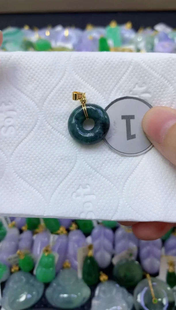 颈饰未镶嵌翡翠天然缅甸翡翠A货