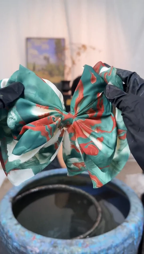 017三层蝴蝶抓夹荷塘锦鲤