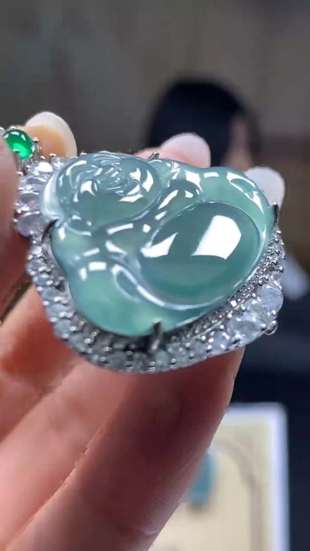 颈饰未镶嵌翡翠厚***?********3