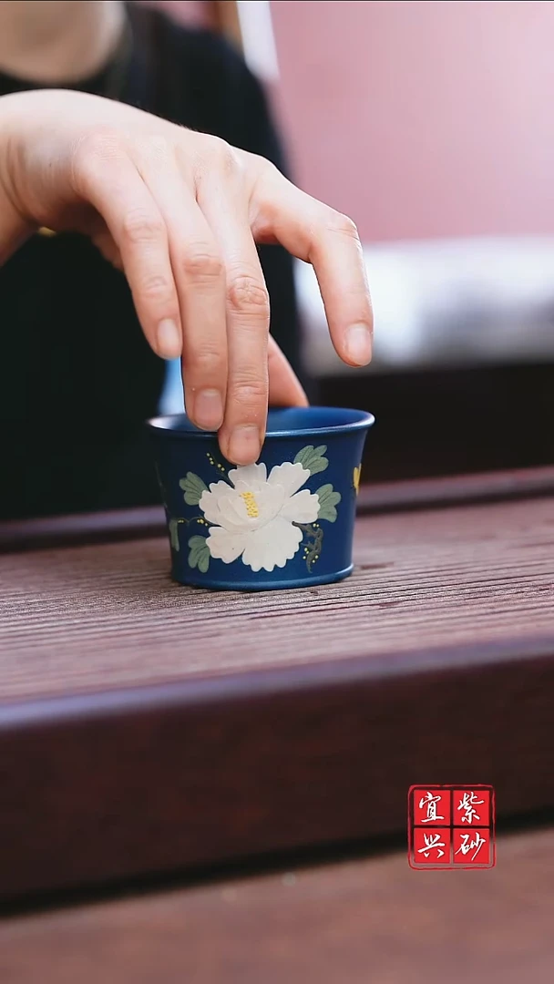 宜兴原矿紫砂   平底君子兰牡丹