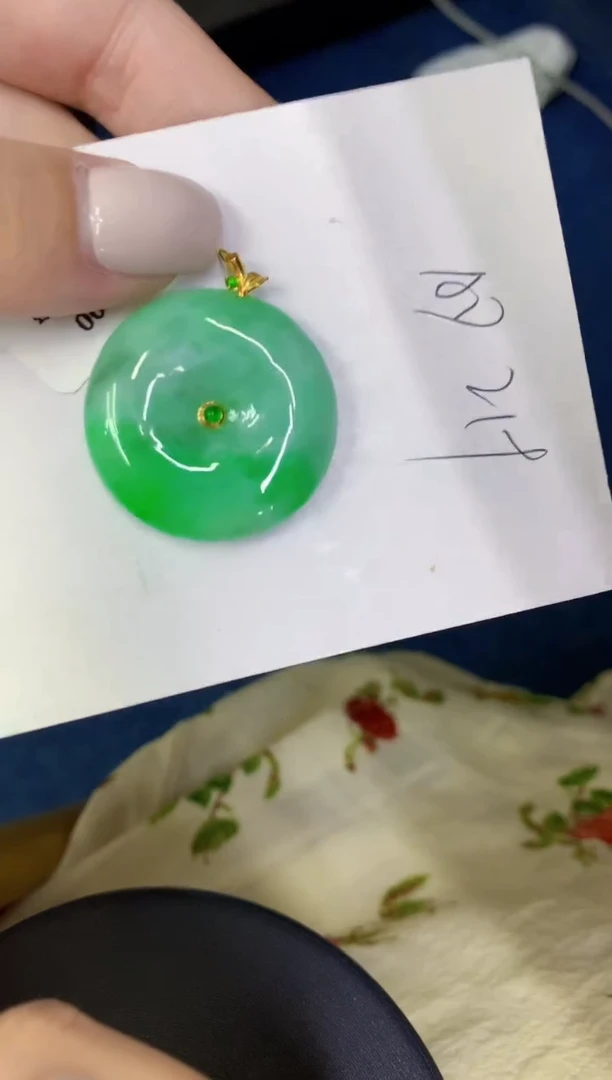颈饰18K金镶嵌翡翠缅甸天然翡翠A货