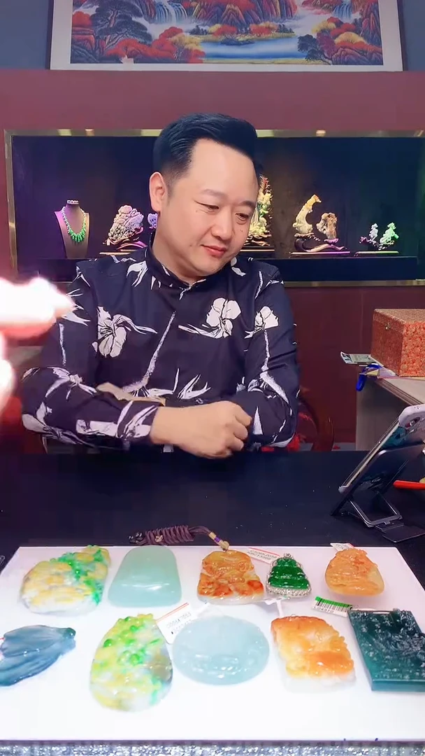 【闪购商品】定制翡翠未镶嵌1034hm-毛货挂件