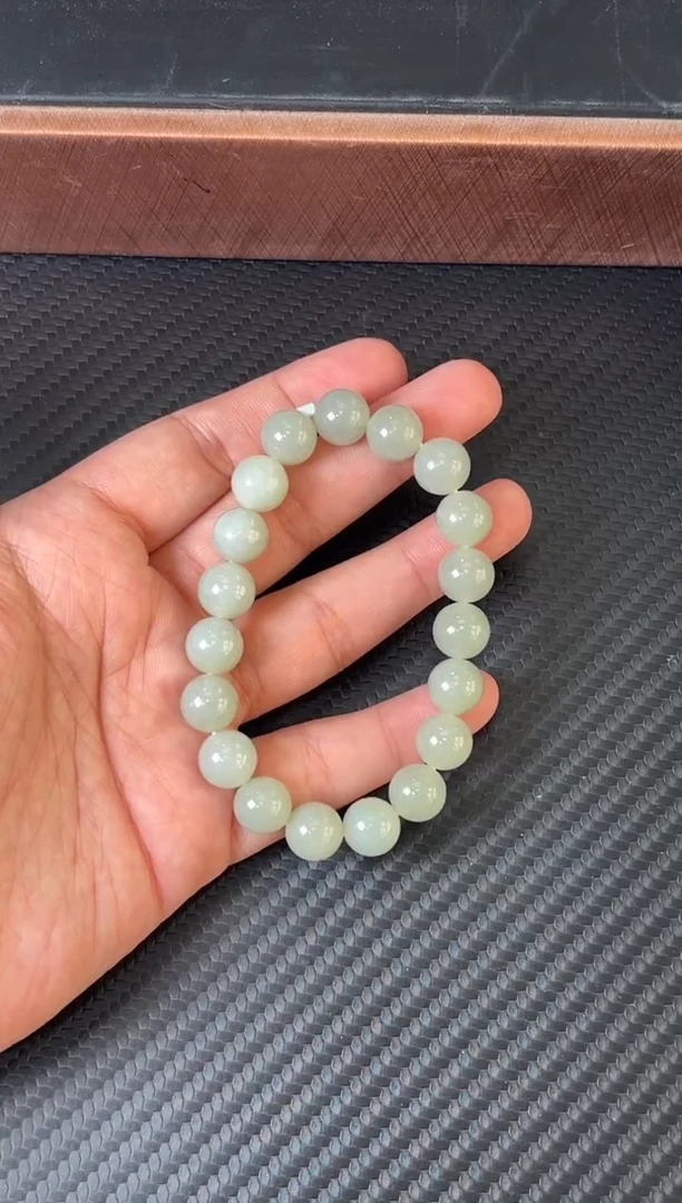 未镶嵌手串和田玉且末微色差近矿