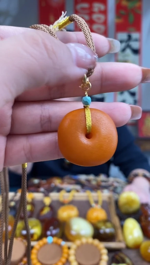 【闪购商品】琥珀裸石未镶嵌基地发货 一物一证 顺丰包邮