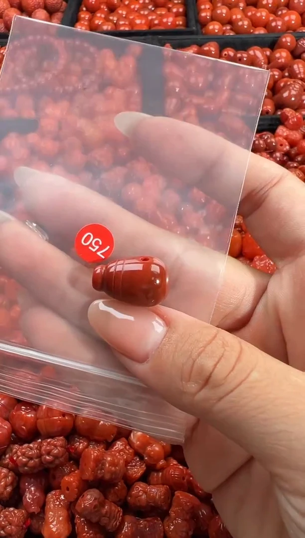 颈饰未镶嵌南红玛瑙1