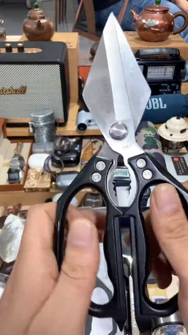 瓷片闪购商品  如图所示