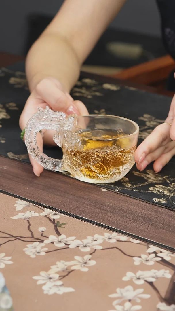 手工艺品琉璃白色龙杯