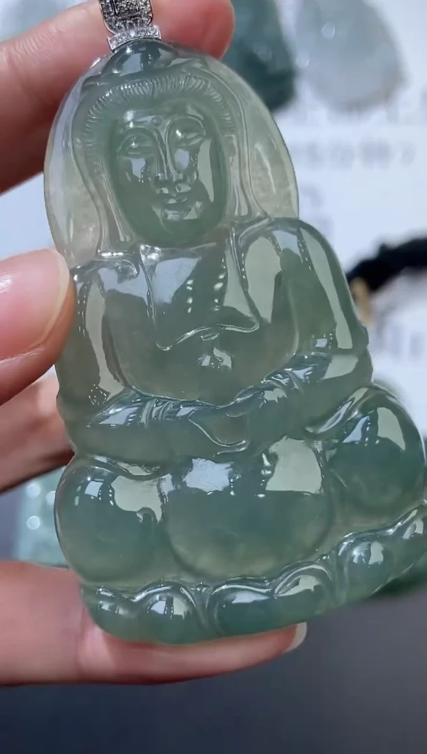 18K金镶嵌挂件翡翠378978  多人
