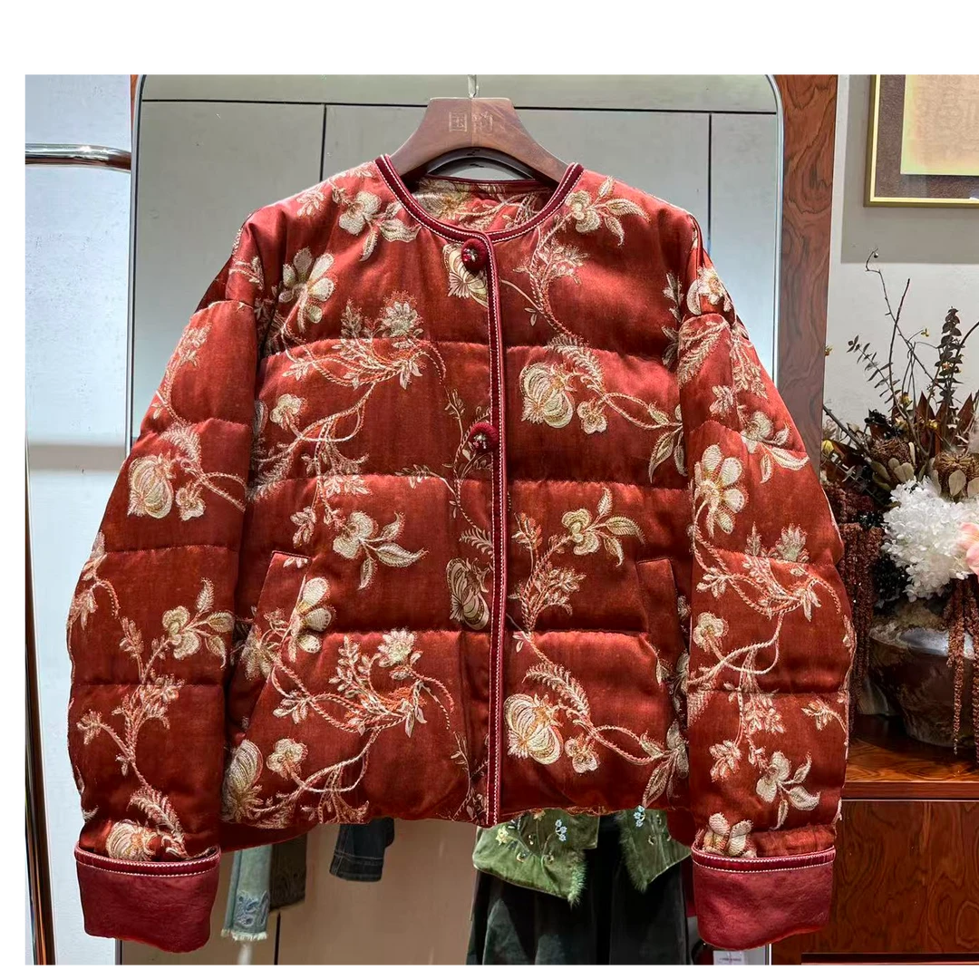 6111 刺绣花色网红厚款羽绒服鹅绒