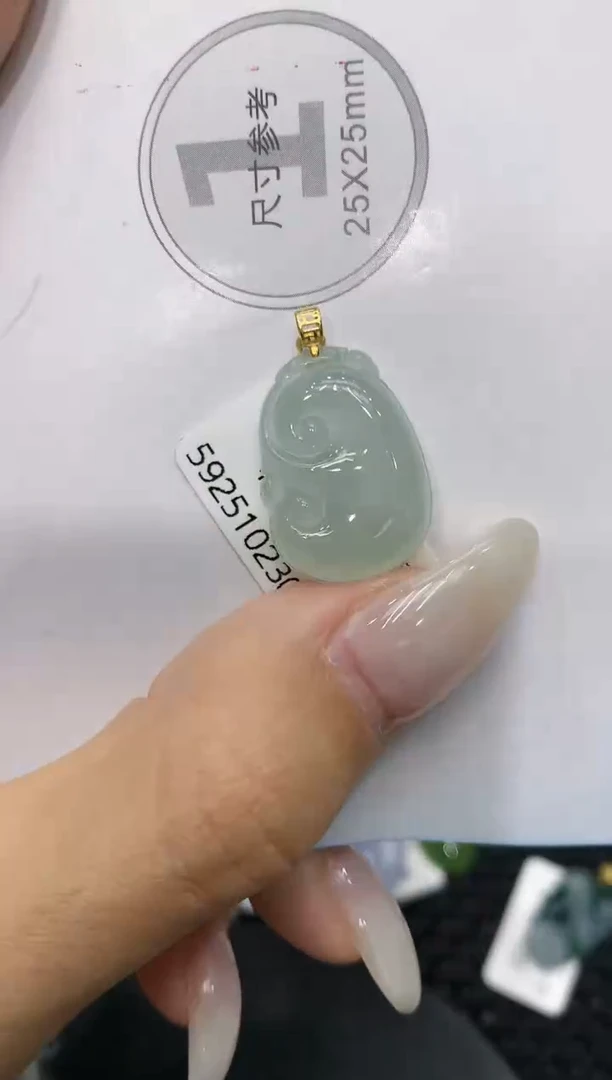 颈饰18K金镶嵌翡翠111111111111