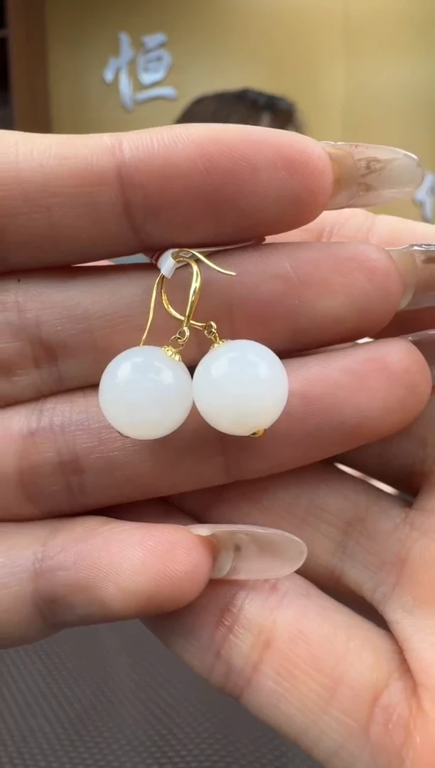 【闪购商品】和田玉耳饰18K金镶嵌一对10mm