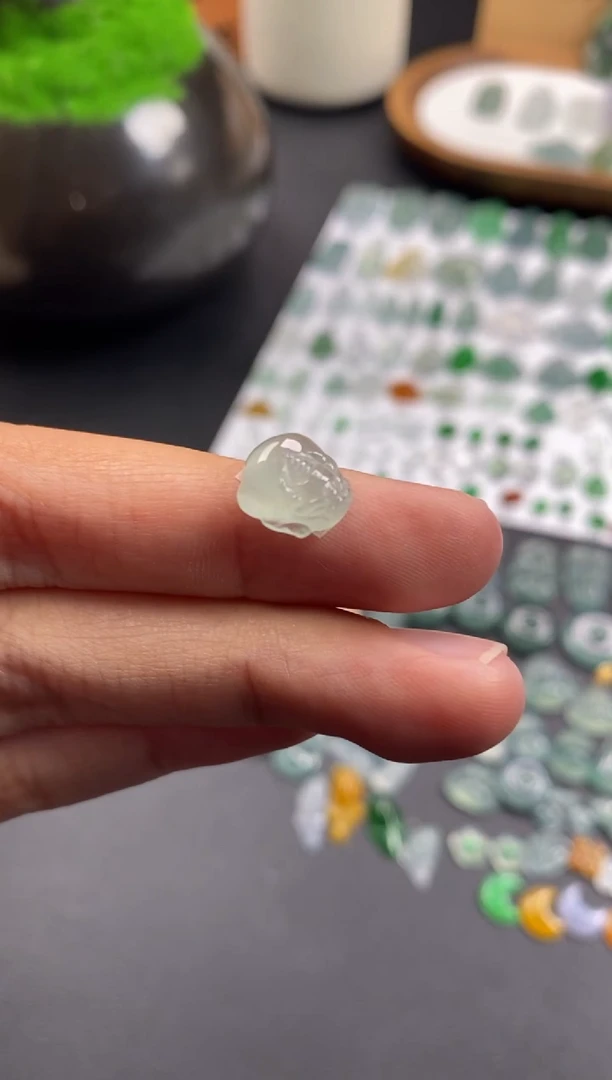 颈饰未镶嵌翡翠翡翠冰种裸石