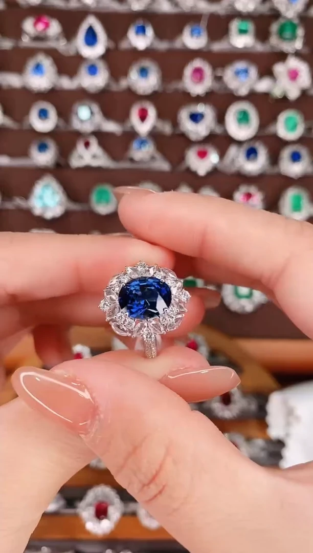 【闪购商品】蓝宝石18K金戒指18K金镶嵌3.2克拉