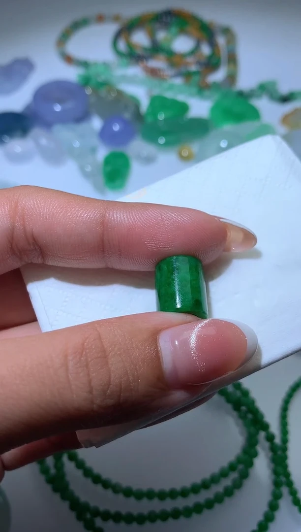 未镶嵌定制翡翠毛货